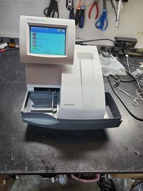 Siemens 10636672 Medical Clinitek Advantus Urinalysis Analyzer 3.11.071 Fpga 17/18 Test